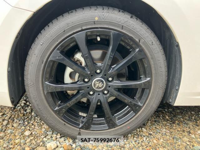 Mazda AXELA 2017-06 8328897-5