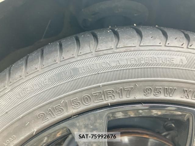 Mazda AXELA 2017-06 8328897-8
