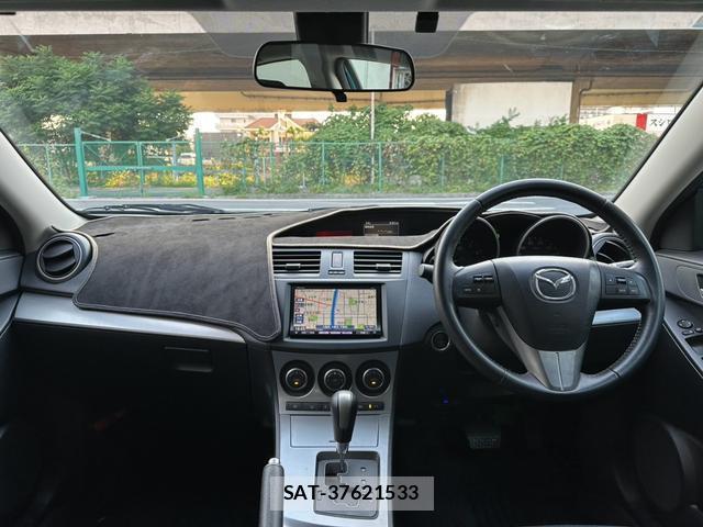 Mazda AXELA 2010-11 8329998-12