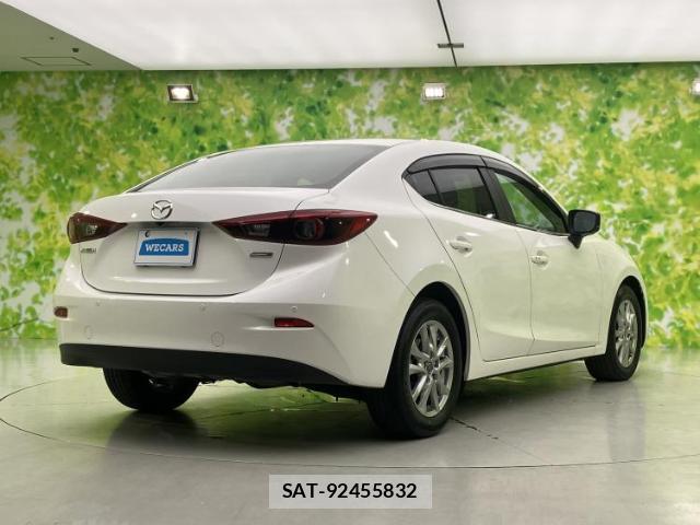 Mazda AXELA 2018-03 8330425-2