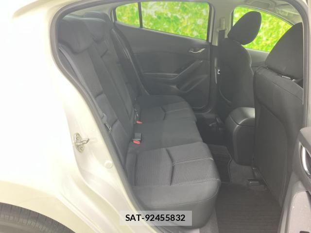 Mazda AXELA 2018-03 8330425-4