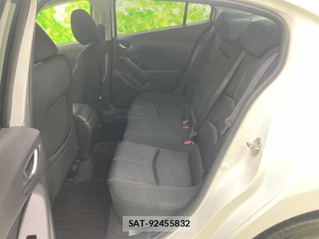 Mazda AXELA 2018-03 8330425-6