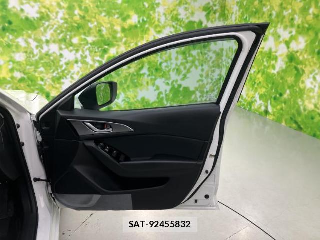 Mazda AXELA 2018-03 8330425-7