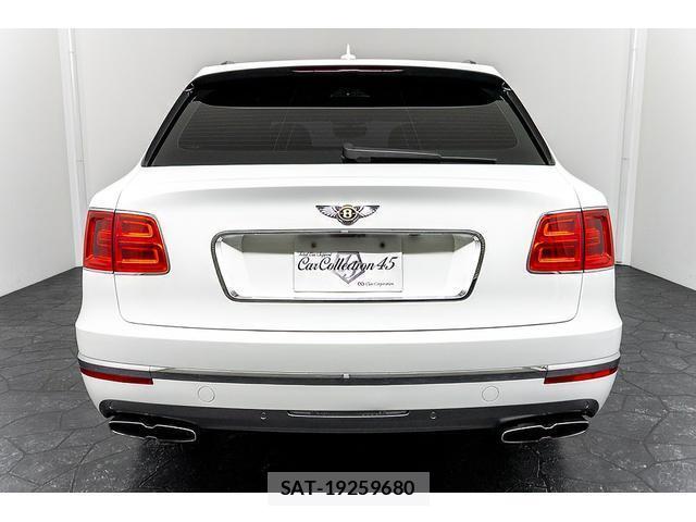 Bentley BENTAYGA 2019-07 8328578-1