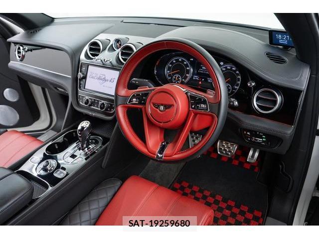 Bentley BENTAYGA 2019-07 8328578-10