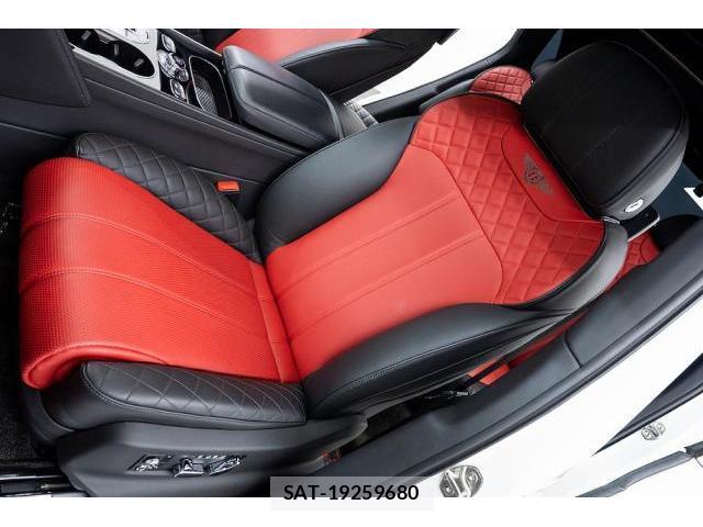 Bentley BENTAYGA 2019-07 8328578-12