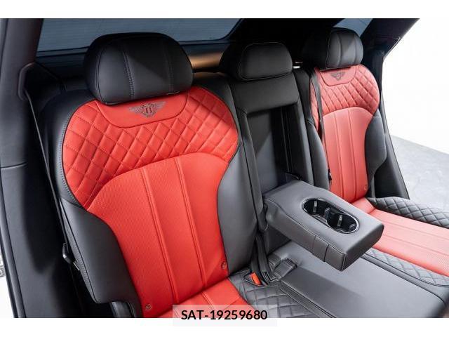 Bentley BENTAYGA 2019-07 8328578-14