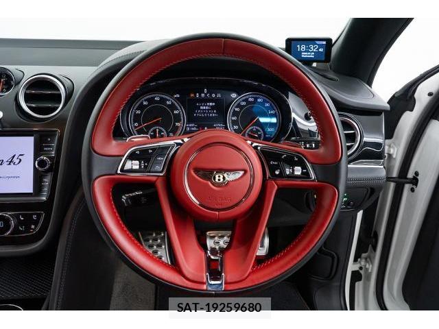 Bentley BENTAYGA 2019-07 8328578-17