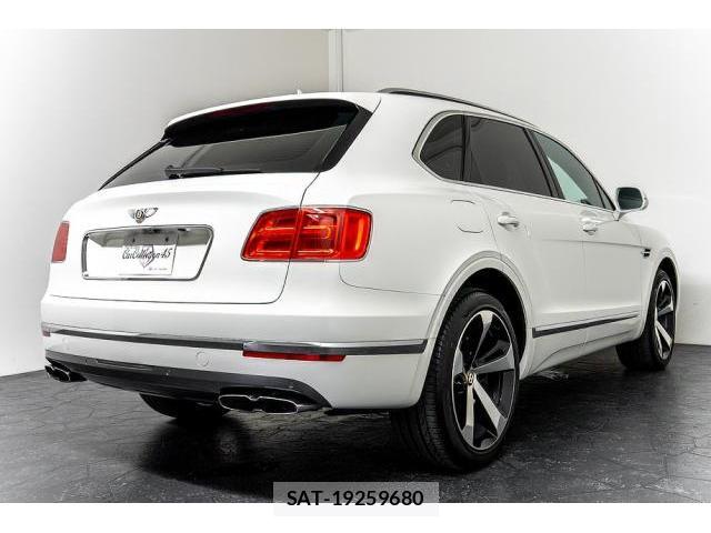 Bentley BENTAYGA 2019-07 8328578-8