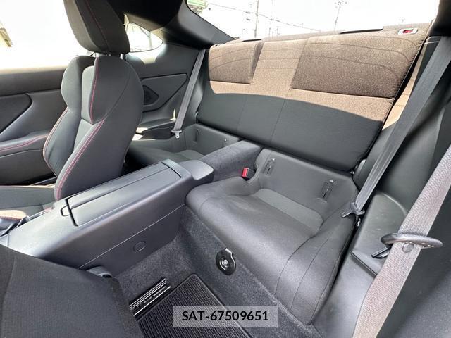 Subaru BRZ 2023-10 8329651-13