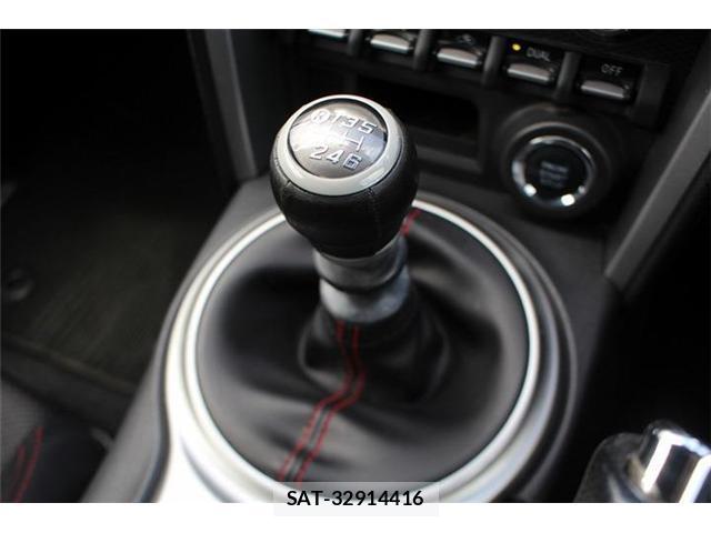 Subaru BRZ 2012-04 8329757-1