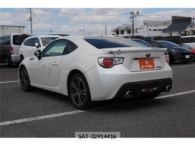 Subaru BRZ 2012-04 8329757-10