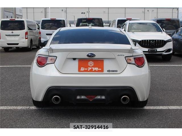 Subaru BRZ 2012-04 8329757-11