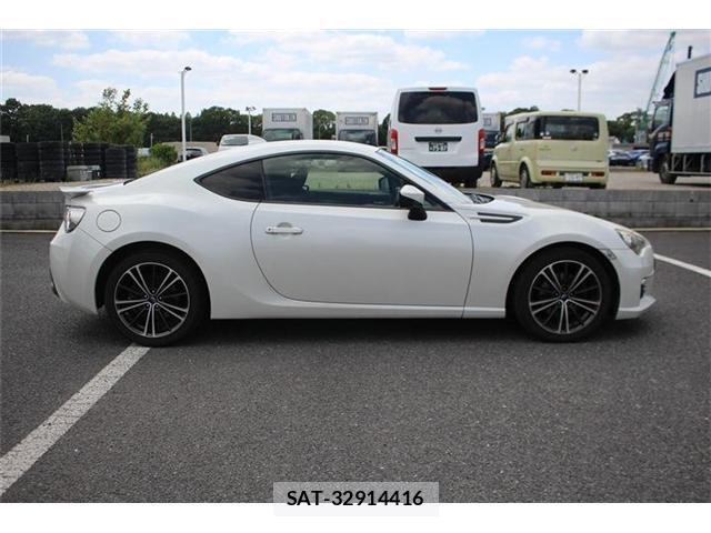 Subaru BRZ 2012-04 8329757-13