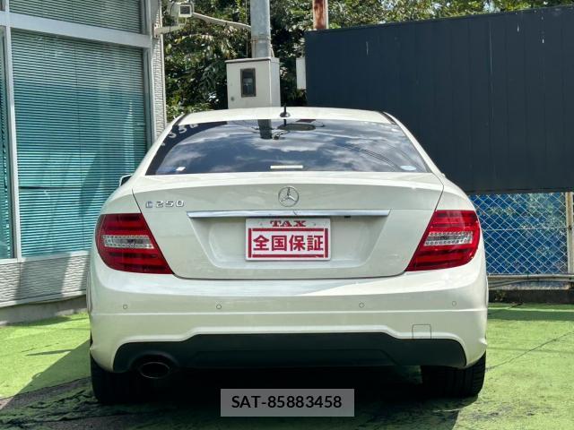 Mercedes Benz C-CLASS 2012-03 8328431-19