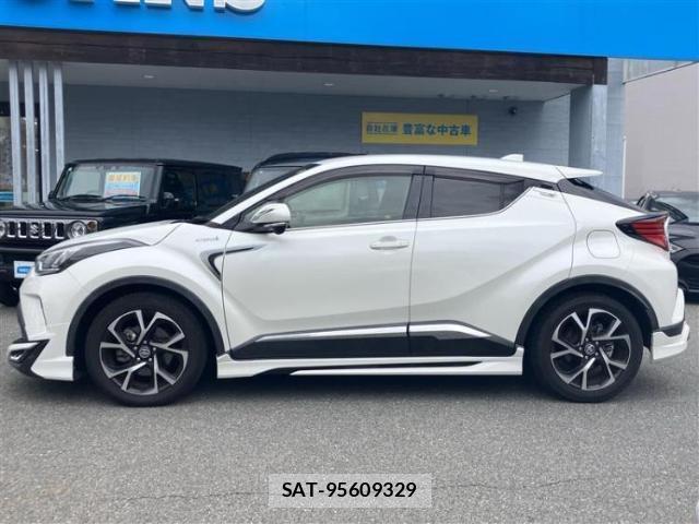 Toyota C-HR 2020-01 8328068-1