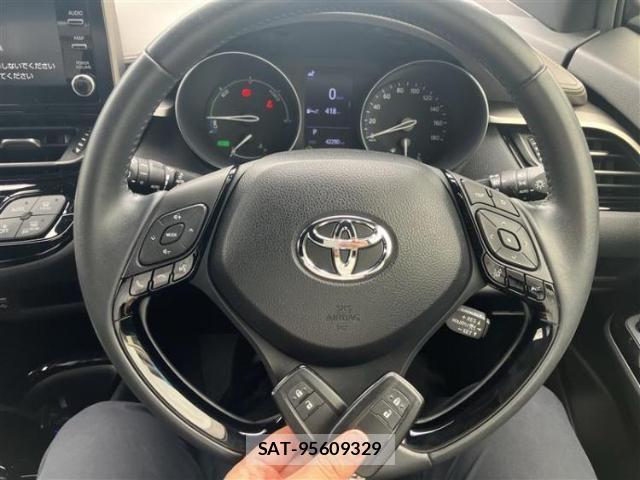 Toyota C-HR 2020-01 8328068-11