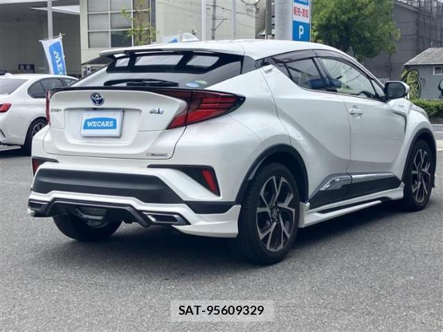 Toyota C-HR 2020-01 8328068-2
