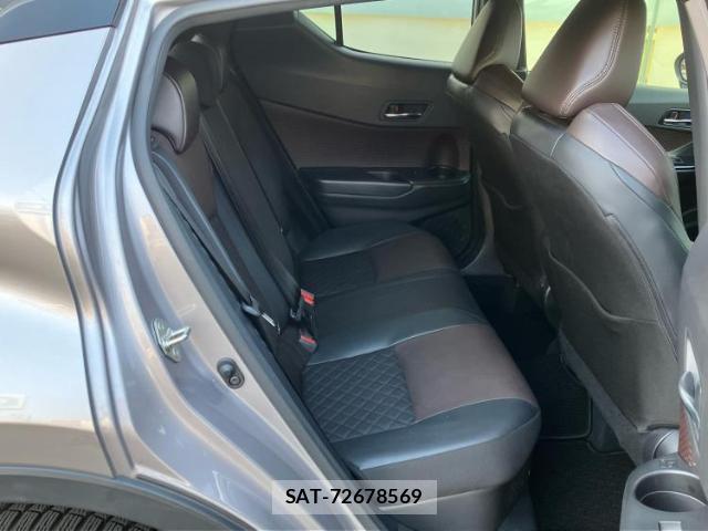 Toyota C-HR 2018-11 8328453-4