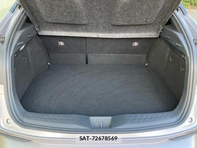 Toyota C-HR 2018-11 8328453-7