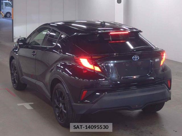 Toyota C-HR 2021-08 8328627-1