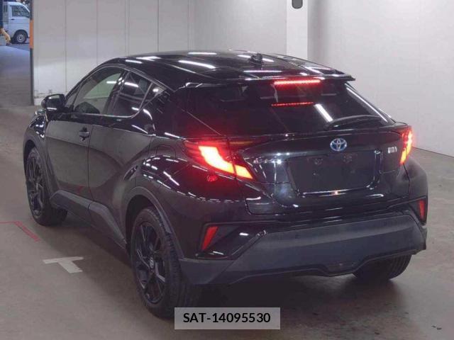 Toyota C-HR 2021-08 8328627-4