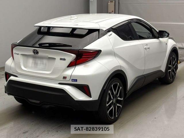 Toyota C-HR 2021-12 8328841-1