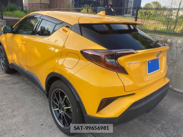 Toyota C-HR 2017-04 8328979-12