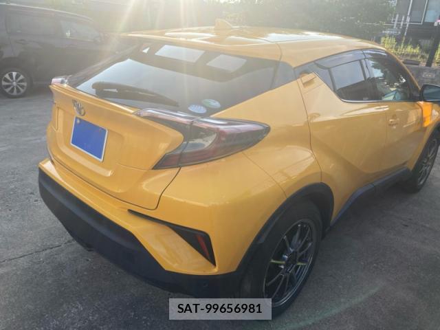 Toyota C-HR 2017-04 8328979-13