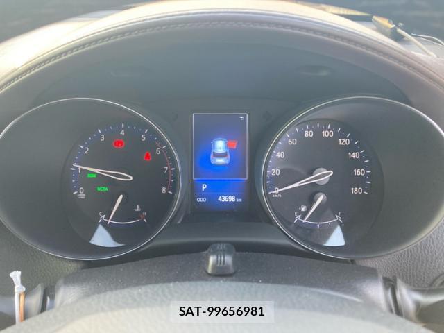 Toyota C-HR 2017-04 8328979-15