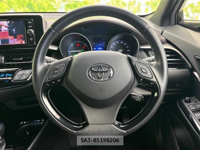 Toyota C-HR 2017-02 8329708-14