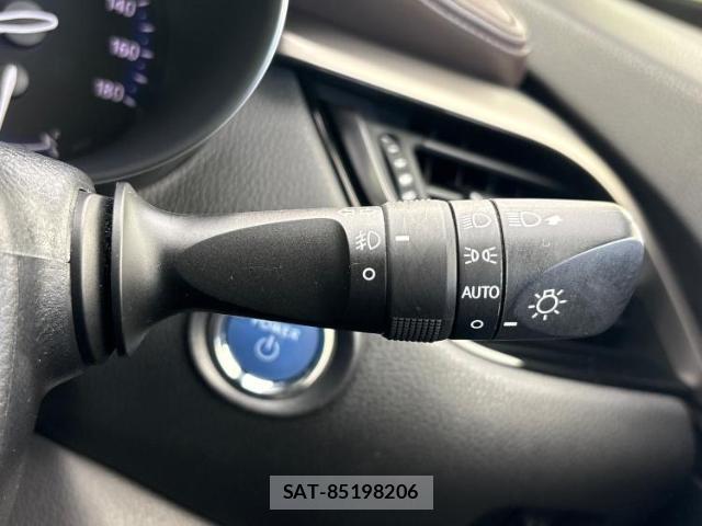 Toyota C-HR 2017-02 8329708-15