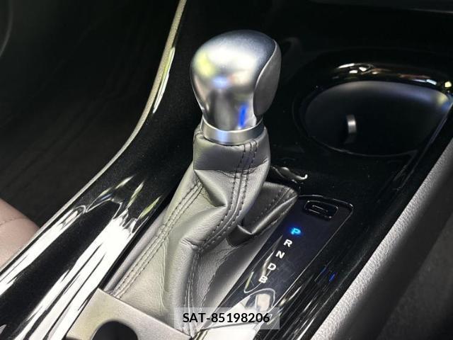 Toyota C-HR 2017-02 8329708-17