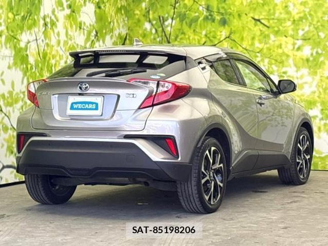 Toyota C-HR 2017-02 8329708-2