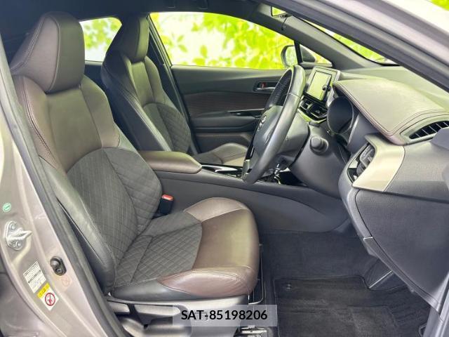Toyota C-HR 2017-02 8329708-3