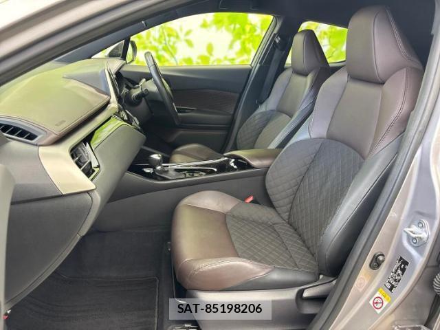 Toyota C-HR 2017-02 8329708-5