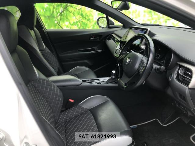 Toyota C-HR 2019-03 8329962-3