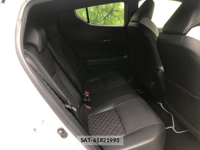 Toyota C-HR 2019-03 8329962-4