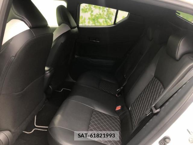 Toyota C-HR 2019-03 8329962-6