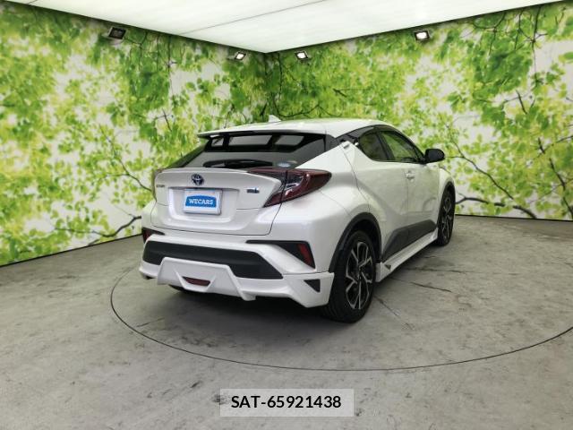 Toyota C-HR 2018-12 8329965-2