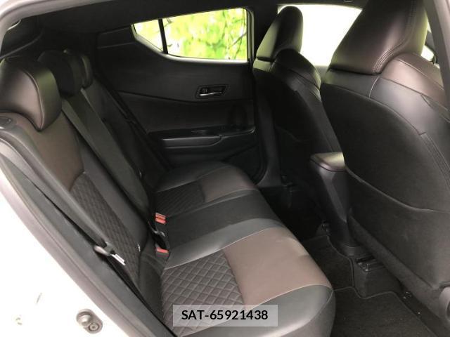 Toyota C-HR 2018-12 8329965-4