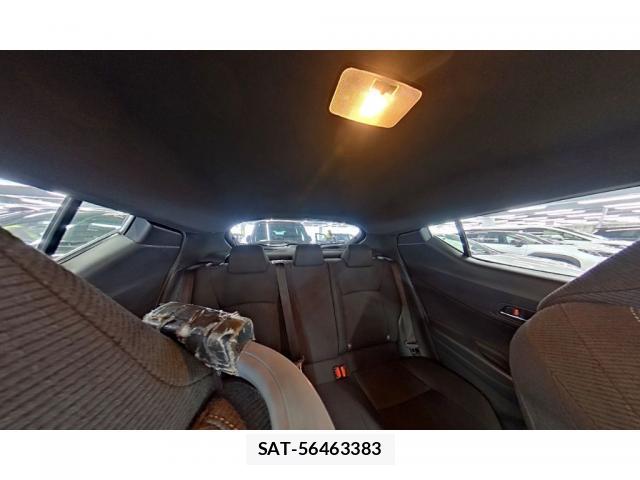 Toyota C-HR 2017-01 8330098-7