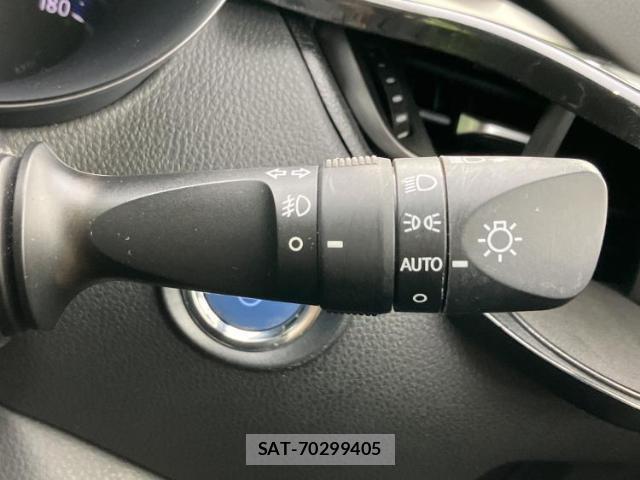 Toyota C-HR 2017-07 8330620-14