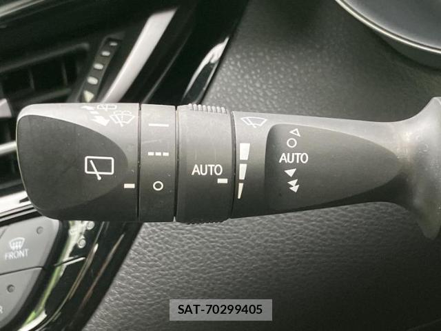 Toyota C-HR 2017-07 8330620-15