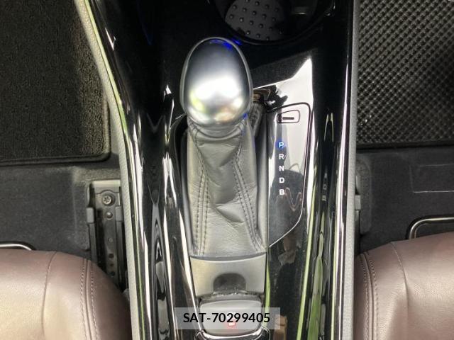 Toyota C-HR 2017-07 8330620-16