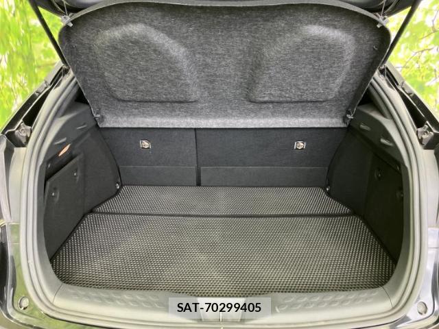 Toyota C-HR 2017-07 8330620-7