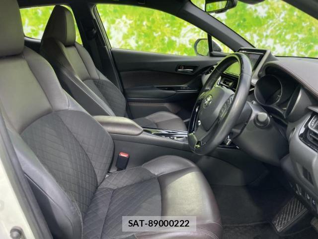 Toyota C-HR 2017-06 8330643-3