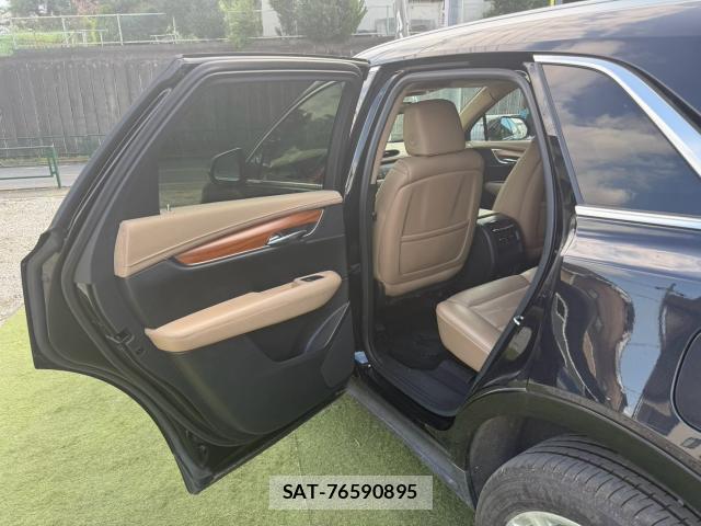 Cadillac XT5 2018-09 8330255-14