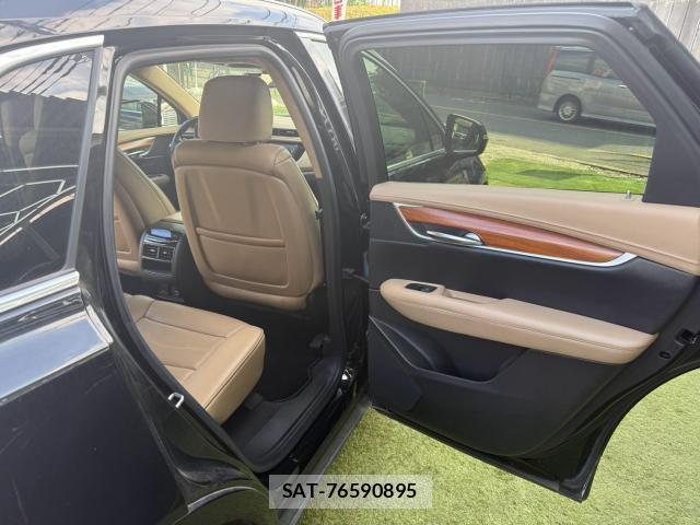 Cadillac XT5 2018-09 8330255-16