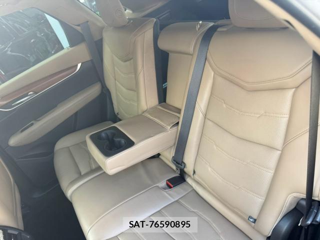 Cadillac XT5 2018-09 8330255-17